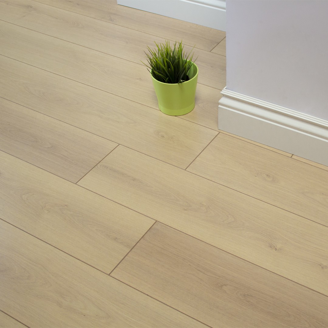 Floor Expo one of the best flooring company in UAE. Laminate platinum collection available in UAE and more. Affordable Price on Natural flooring.