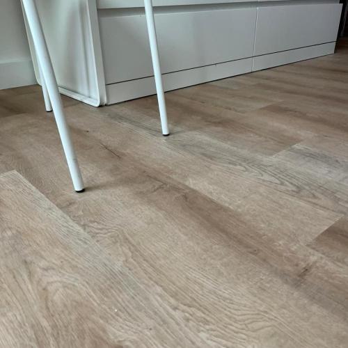 Crisp Oak – 5mm LVT Click System